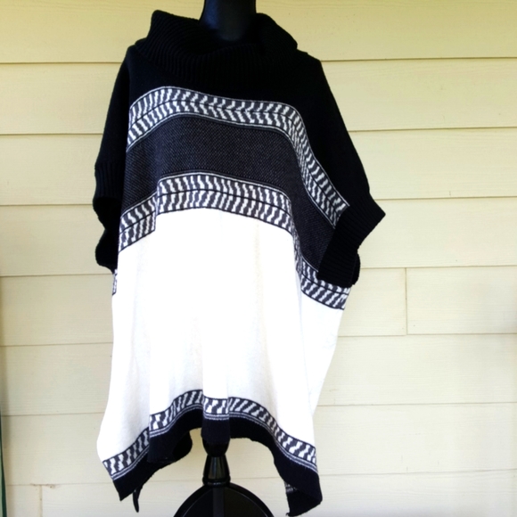 Old Navy (2016) Soft Warm Cowl Neck Poncho Sweater (XL-XXL) - Picture 2 of 11